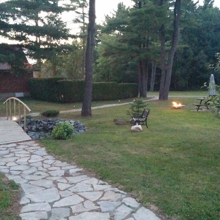 Motel Les Pins Granby Zewnętrze zdjęcie