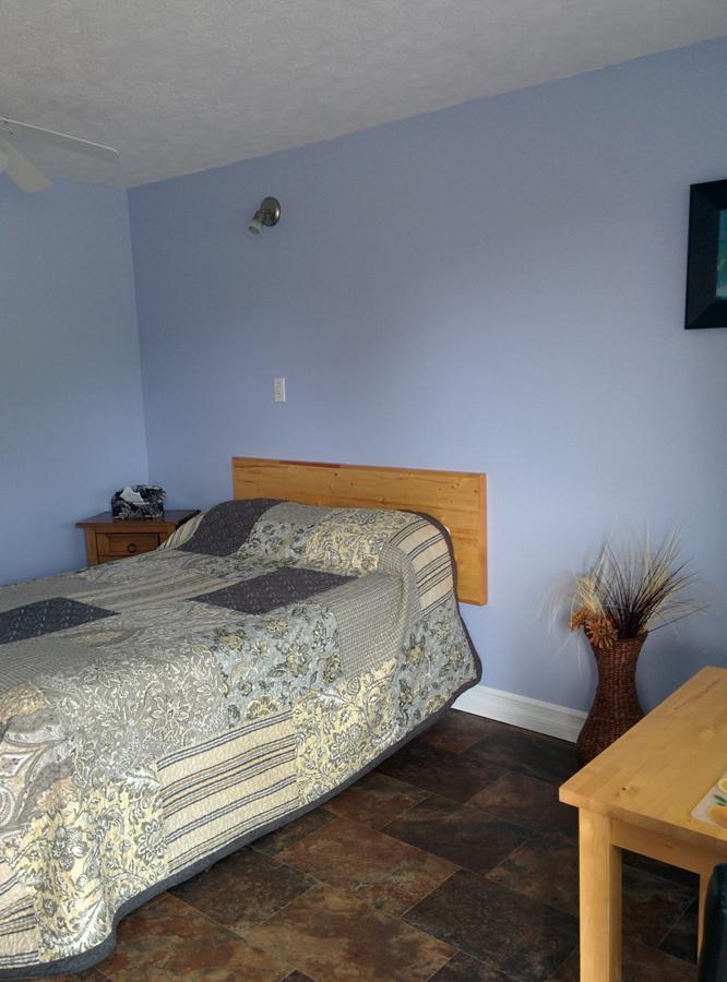 Motel Les Pins Granby Zewnętrze zdjęcie